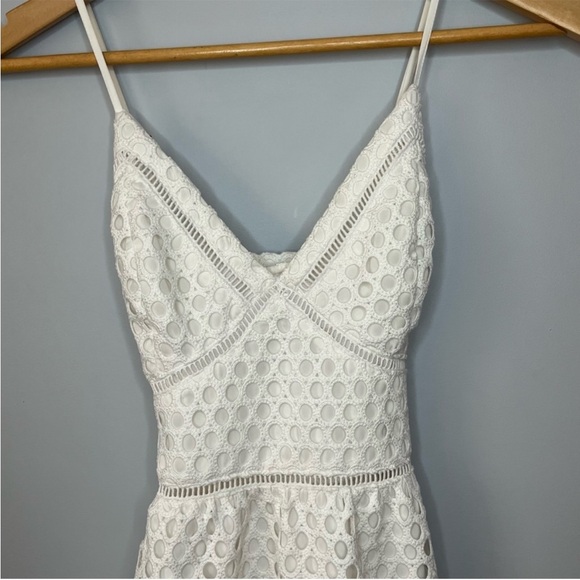 Abercrombie & Fitch White Eyelet Crochet Inspired Lace V Neck Mini Dress Size M - Picture 5 of 8
